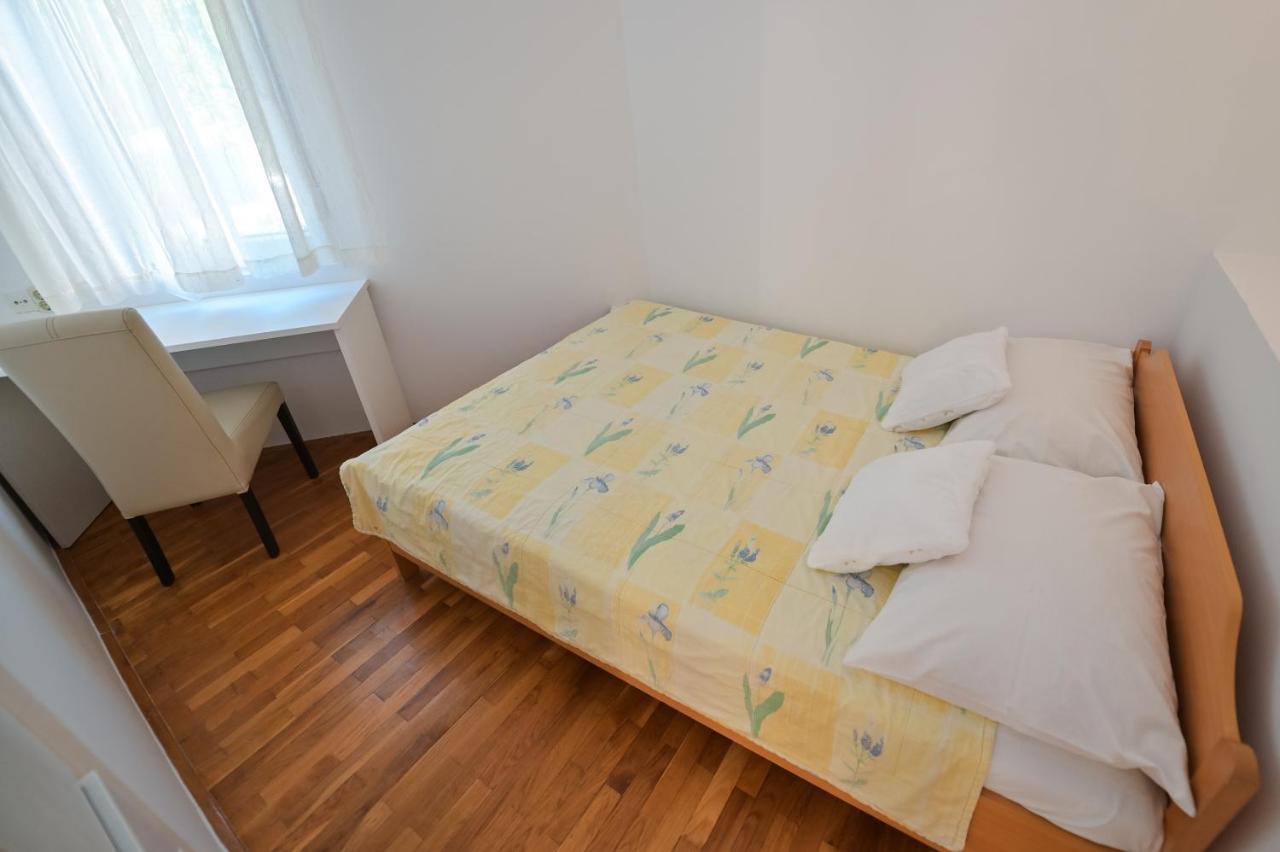 Apartment Center Ana Novalja Exterior photo